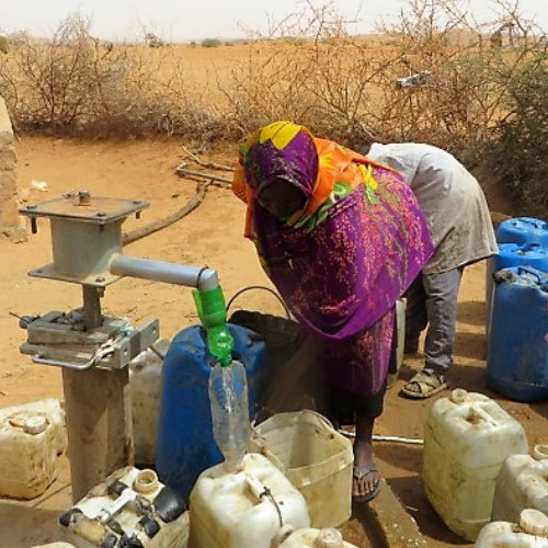 Kulkul collecting water woman and child (edited-Pixlr)